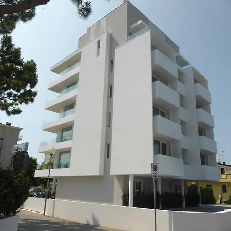 Attico 6 Posti Letto Zona Piazza Aurora 280m Dal Mare * Τζεσόλο Λίντο