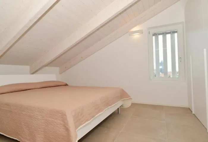 Attico 6 Posti Letto Zona Piazza Aurora 280m Dal Mare *