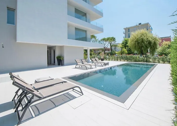 Attico 6 Posti Letto Zona Piazza Aurora 280m Dal Mare Διαμέρισμα Τζεσόλο Λίντο